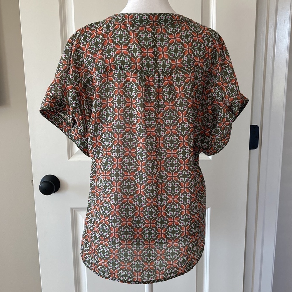 Banana Republic Factory medium button down blouse short sleeves green v-neck - Picture 10 of 13